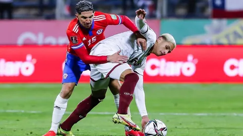 Diego Valdés guerreó y cumplió su mejor partido con la Roja ante Venezuela.