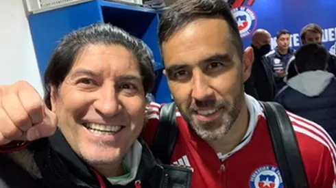 Un poquito de jineta: el fotón de Bam Bam Zamorano junto a Claudio Bravo.