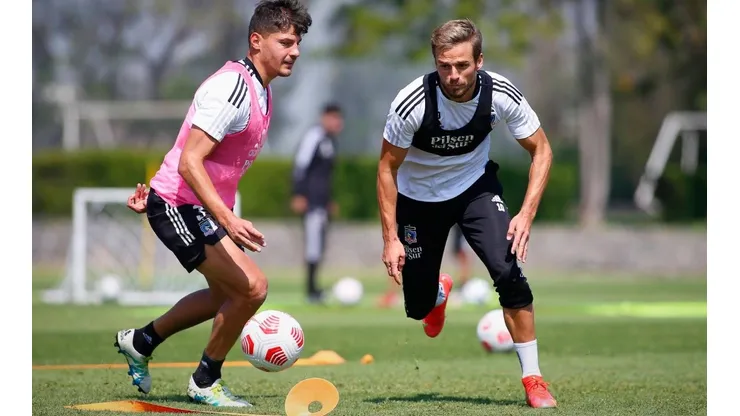 Christian Santos está cada vez más en forma para pelear una camiseta en Colo Colo