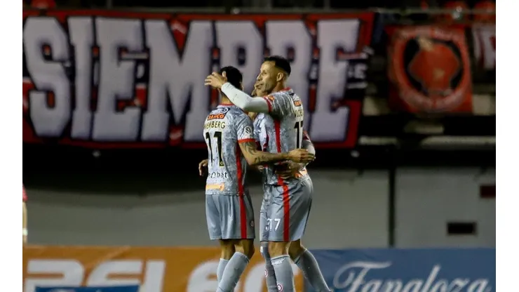 Unión La Calera logra importante triunfo ante Ñublense en el ser que le permite seguir en la lucha por la parte alta.