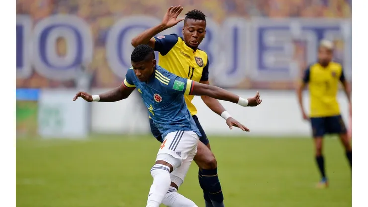 Ecuador buscará volver al triunfo ante una Colombia que espera escalar a la zona de clasificación directa, en un duelo para mirar de reojo antes de la Roja.