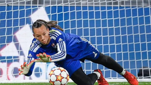 Christiane Endler sigue mostrando su importancia en el equipo frnacés.