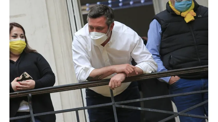Sichel recibe millonarios aportes desde ejecutivos de empresas de gas