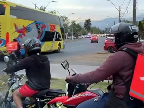 Motociclistas venezolanos escoltan a la Vinotinto por Santiago