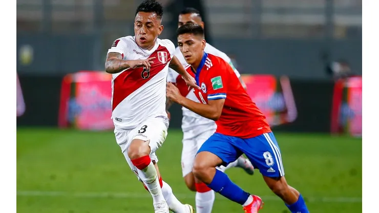 Marcelino Núñez fue titular en el partido ante Perú en Lima por las Elimnatorias. Foto Agencia Uno
