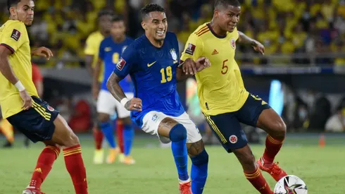 Raphinha asoma como titular en Brasil