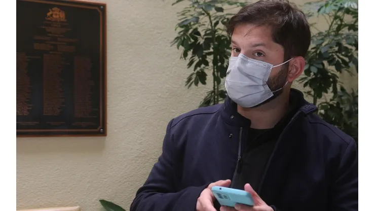 Clínica desmiente supuesta ficha médica que apuntaba a Boric