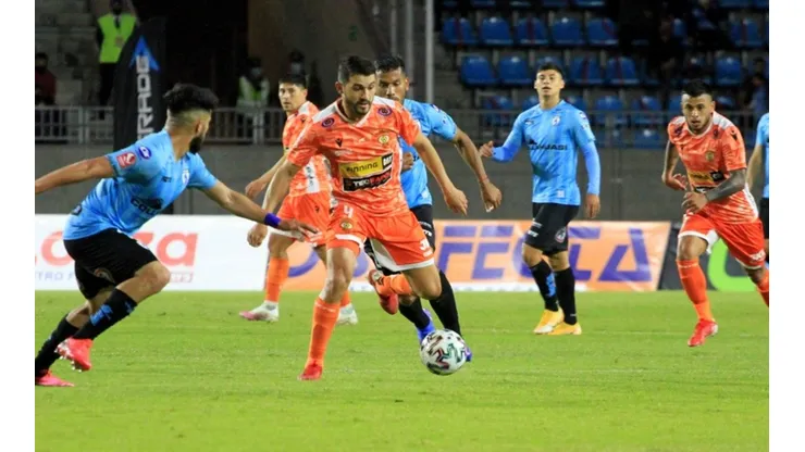 Gustavo Guerreño definió correctamente el mejor ataque de Cobreloa en su visita a Iquique, pero el árbitro invalidó la acción.