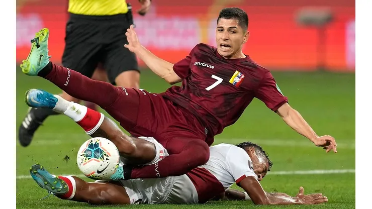 Jefferson Savarino es una de las bajas que lamenta la selección de Venezuela para enfrentarse a Chile este jueves por Eliminatorias Qatar 2022
