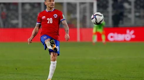 Charles Aránguiz podría estar ante Paraguay en Asunción según norma Conmebol