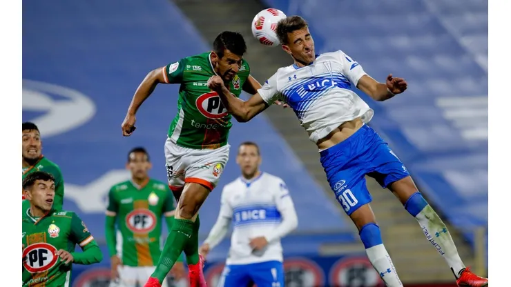 Universidad Católica enfrentará a Cobresal con la intención de quedar apenas a dos puntos de Colo Colo