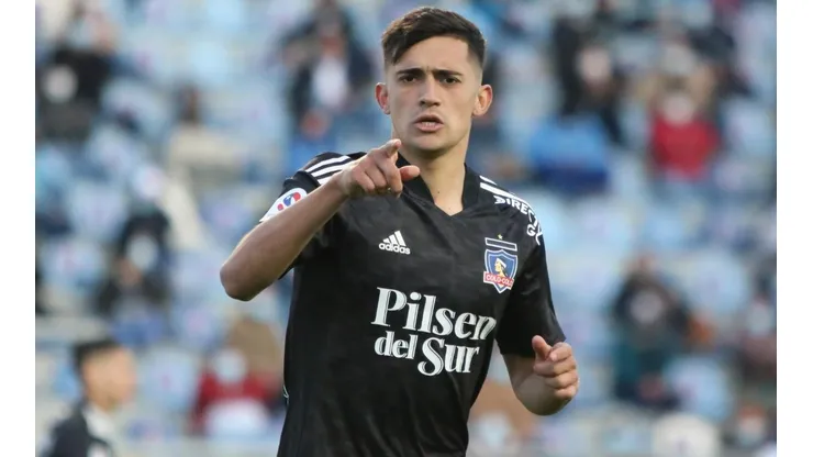 Desde que llegó a Colo Colo en noviembre pasado no había podido traer a sus padres a Chile.