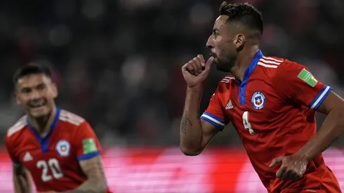 Mauricio Isla aún tiene fe en clasificar al Mundial