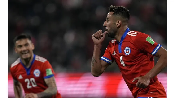 Mauricio Isla aún tiene fe en clasificar al Mundial
