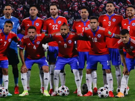 Claudio Bravo agradece a la caldera de la Roja en San Carlos