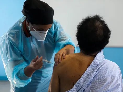 ¿Quiénes deben vacunarse con la dosis de refuerzo esta semana?