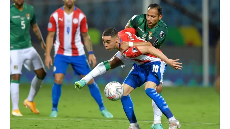 Bolivia buscará seguir sumando como local ante unos guaraníes que vienen de caer ante La Roja.