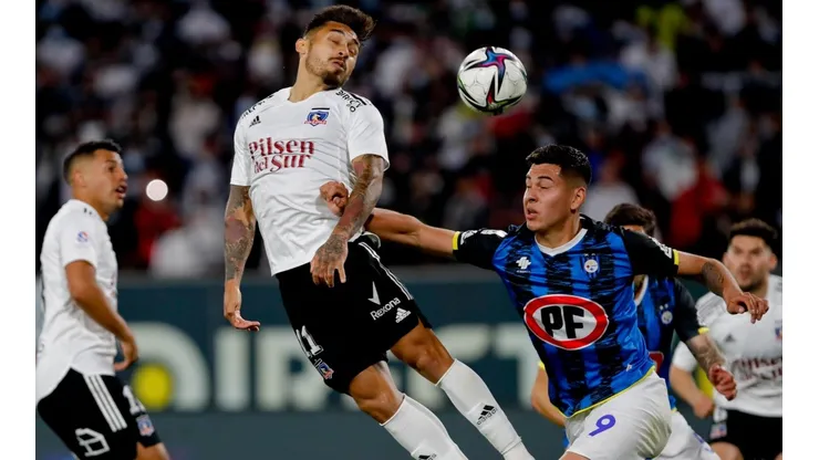Colo Colo ante Huachipato en el estadio Monumental.