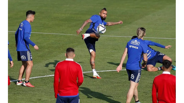 Arturo Vidal será la gran novedad de Chile esta noche ante Paraguay por la quinta fecha pendiente de las Eliminatorias para Qatar 2022