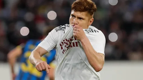 A Barticciotto no le agradó el beso que le dio Leo Gil a la camiseta de Colo Colo dejando abierto el debate de las celebraciones. Foto: Agencia Uno