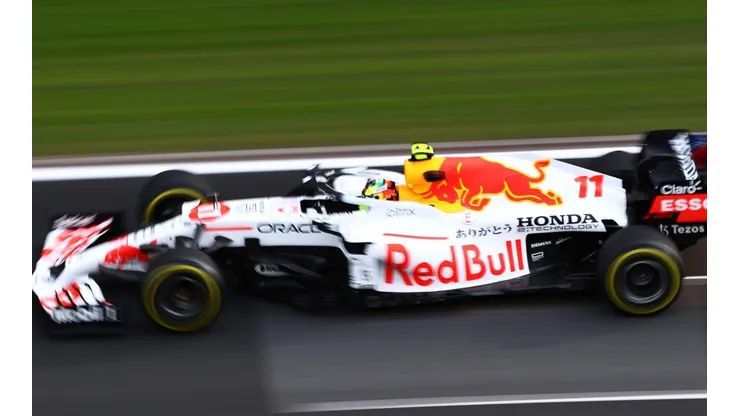 RedBull Racing luce este fin de semana un particular diseño donde predomina el color blanco en homenaje a Honda.