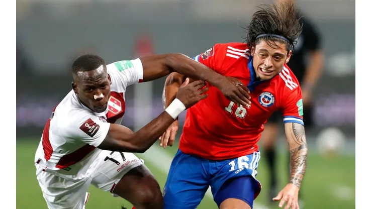 Joaquín Montecinos debutó en la Roja y dio la cara tras la derrota.