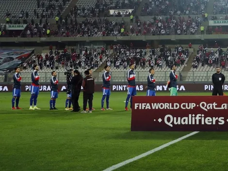 Pifias para el Himno chileno en el estadio Nacional de Lima