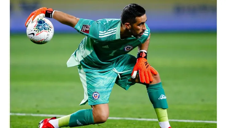 Claudio Bravo aseguran que tienen los jugadores para seguir dando la pelea en las ocho fechas que quedan. Foto: Agencia Uno