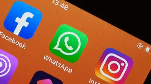 ¿Cómo puedo sacar el visto en WhatsApp y hacer que no aparezca el ticket azul?