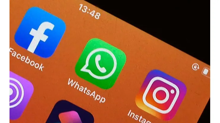¿Cómo puedo sacar el visto en WhatsApp y hacer que no aparezca el ticket azul?