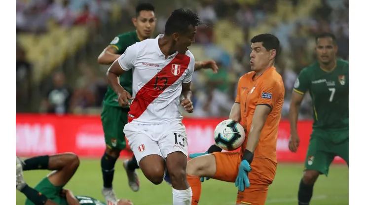 Renato Tapia es duda pare el duelo de Perú contra Bolivia.