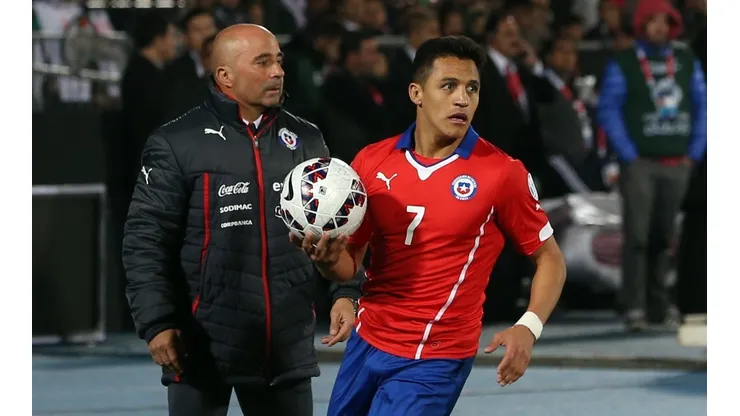 Alexis Sánchez y Jorge Sampaoli coincidieron en la selección chilena que fue al Mundial de Brasil en 2014 y ganó la Copa América un año más tarde
