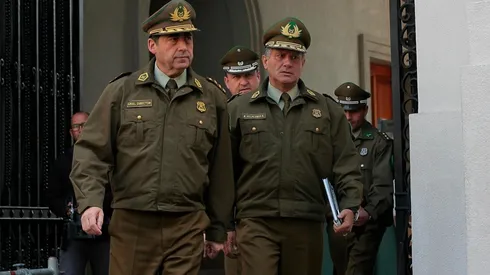 Fiscalía pide prisión preventiva para dos exdirecrtores generales de Carabineros