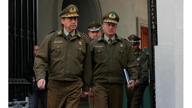Fiscalía pide prisión preventiva para dos exdirecrtores generales de Carabineros
