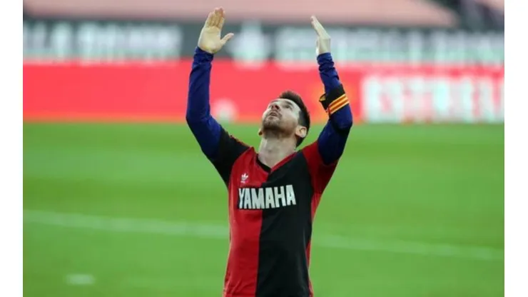 Los coleccionistas se pelean con cada objeto que se subasta de Messi. Ahora, con su primera credencial, los hinchas están locos tratando de conseguirla.
