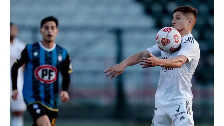 Huachipato visita a Colo Colo luego de ser goleado en la última jornada del Campeonato Nacional.