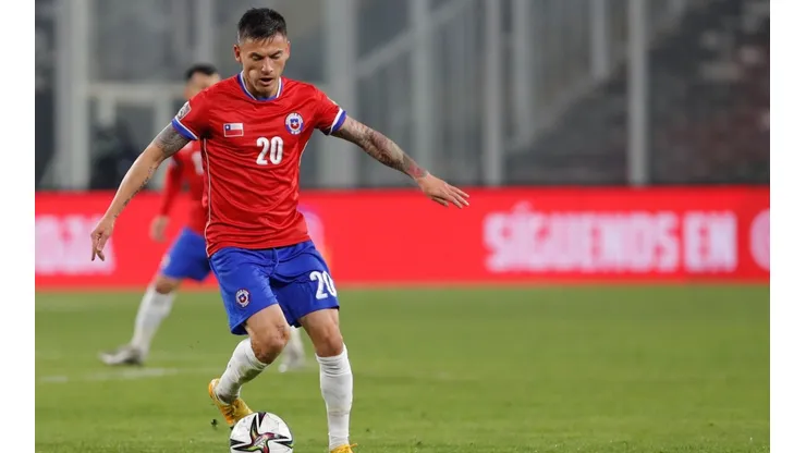 Charles Aránguiz, seguramente, será titular en Chile frente a Perú.