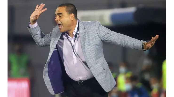 Leonardo González quiere aclarar su futuro en Venezuela