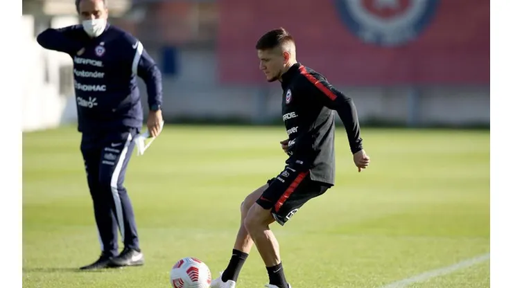 Leo Gil entrenó con la Roja, pero no ha sido nominado a partidos oficiales