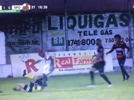 Jugador pateó en el suelo al árbitro y lo dejó inconsciente