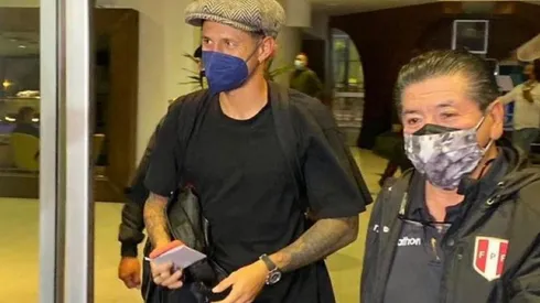Gianluca Lapadula llega a Lima desatando la alegría de los hinchas peruanos