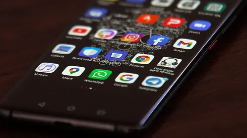 Facebook, Instagram y WhatsApp reportan falla masiva a nivel mundial