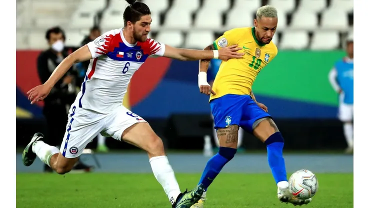 Sierralta es la nueva baja de Chile para las eliminatorias a Qatar 2022