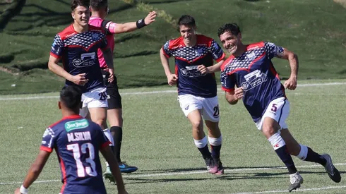Deportes Recoleta derrotó por 2-1 a Colina y es puntero del torneo junto a Limache.