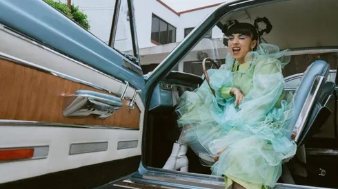 Mon Laferte ahora está de gira por Estados Unidos, con presentaciones completamente agotadas.
