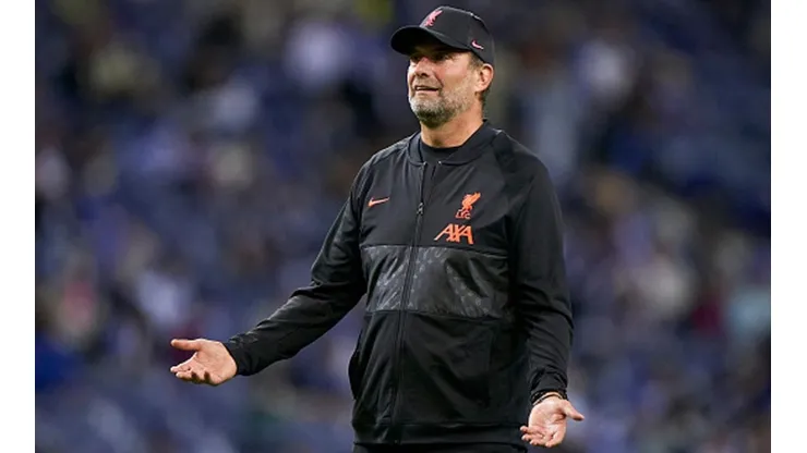 Jürgen Klopp se cansa de los antivacunas y los compara con borrachos pidiendo libertad para conducir.