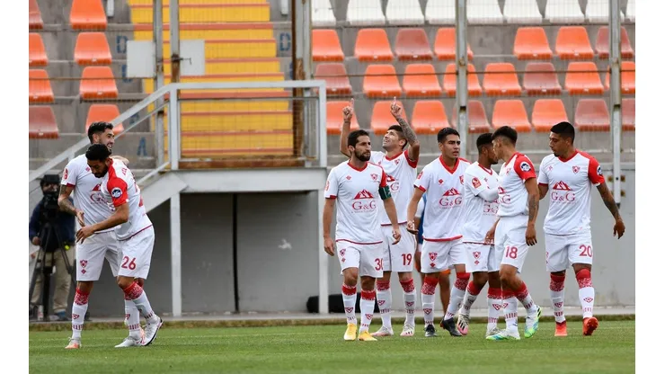 Copiapó alcanzó el liderato de la Primera B