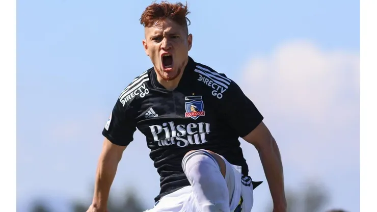 Leo Gil marcó un golazo de tiro libre