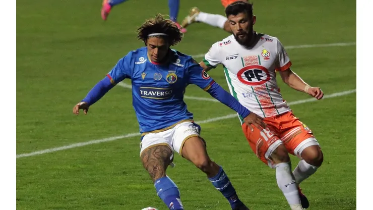 Joaquín Montecinos recibió el llamado de la Roja en la previa del duelo ante los mineros.