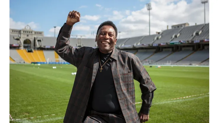 Pelé recibe el alta tras haber tenido que ser operado para extraer un tumor en el colon.